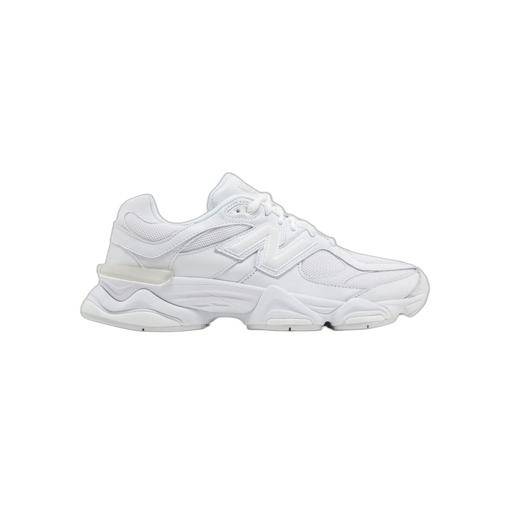 9060 - Triple White