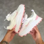 Nike Bailleli Branco e Rosa