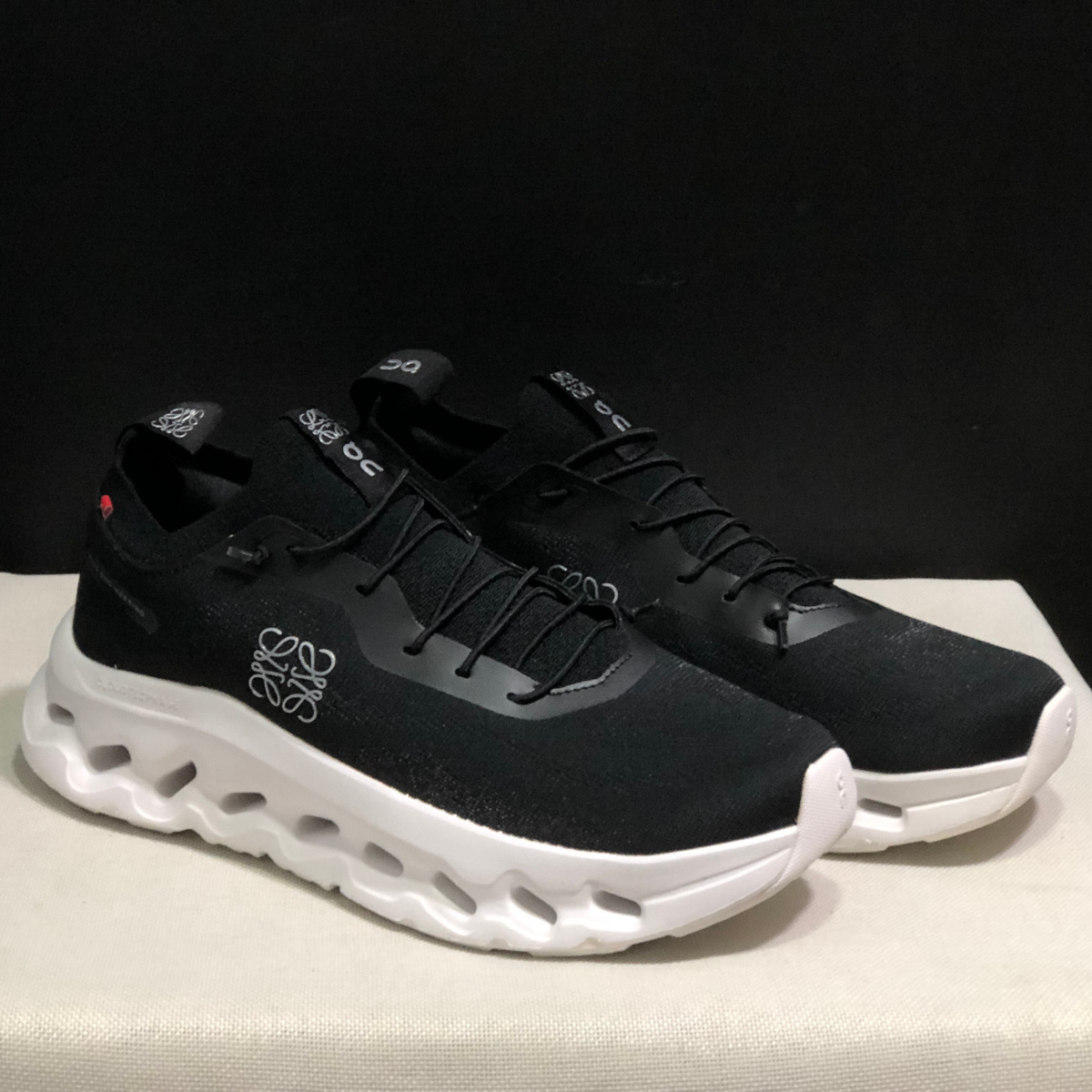 Cloudtilt Loewe 2.0 - Noir et Blanc – Image 2