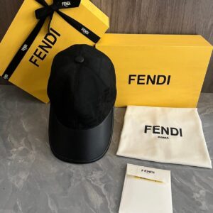 casquette fendi