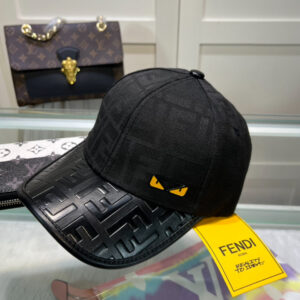 casquette fendi