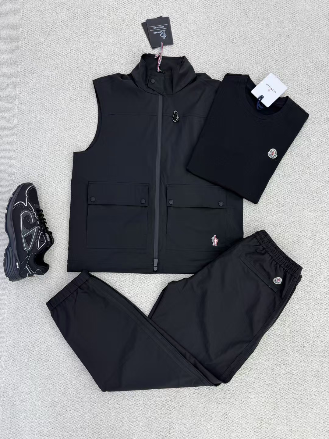 Ensemble Moncler - Veste + T-Shirt + Pantalon 1